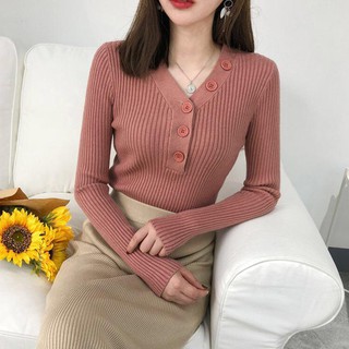 Áo len cổ tim phối cúc