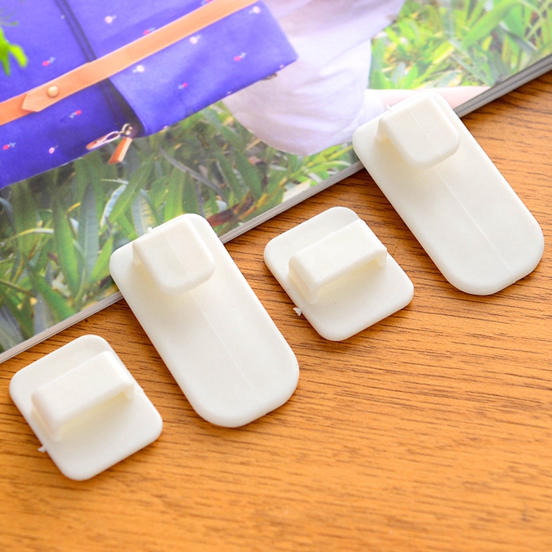 Set 4 móc treo bộ điều khiển từ xa gắn tường tiện dụng