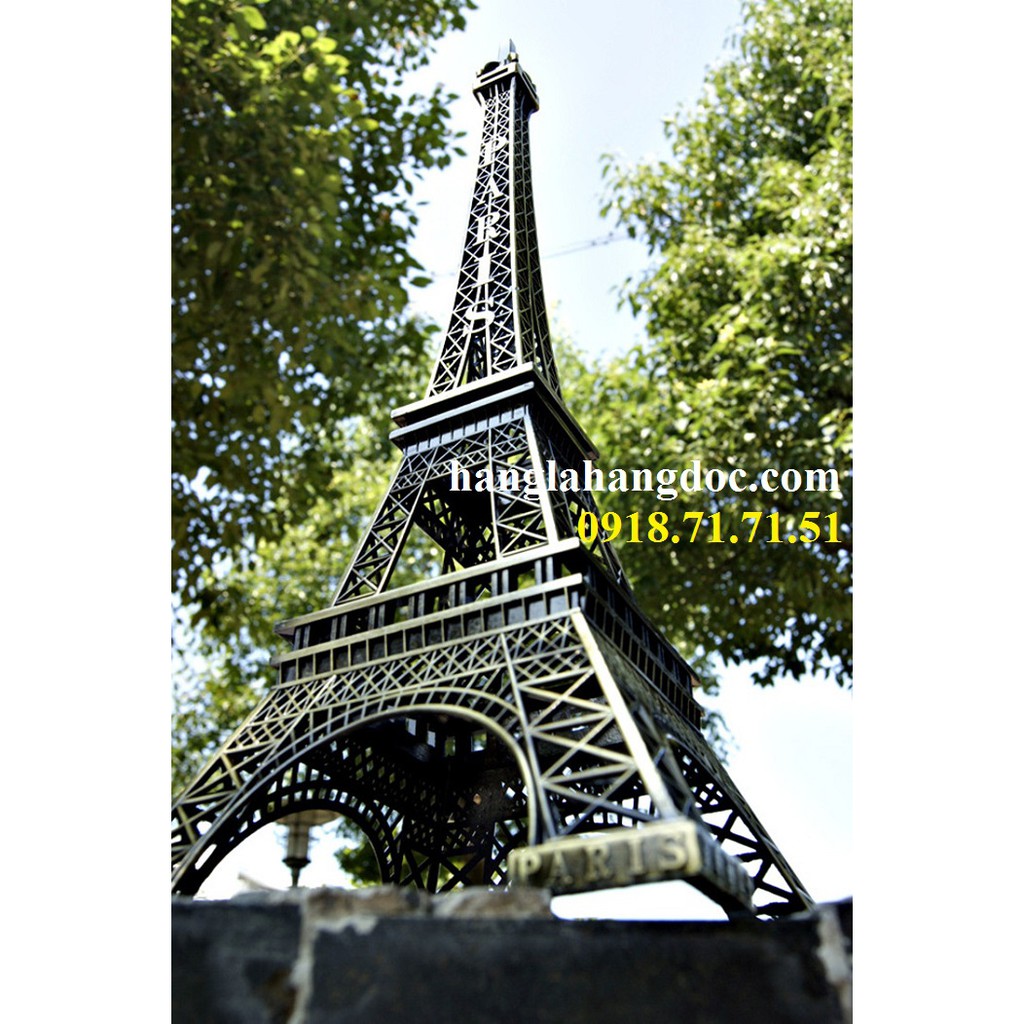 Tháp Eiffel cao 48cm vật trang trí độc đáo pha trộn giữa cổ điển và hiện đại