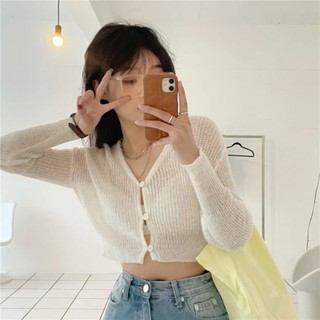 Áo croptop len mỏng cài cúc