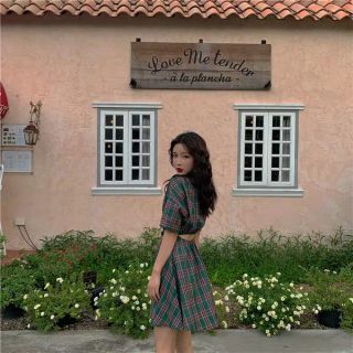 Order _ đầm caro cổ vest hở eo