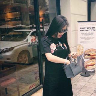 Đầm Thiết Kế Thêu Hoa