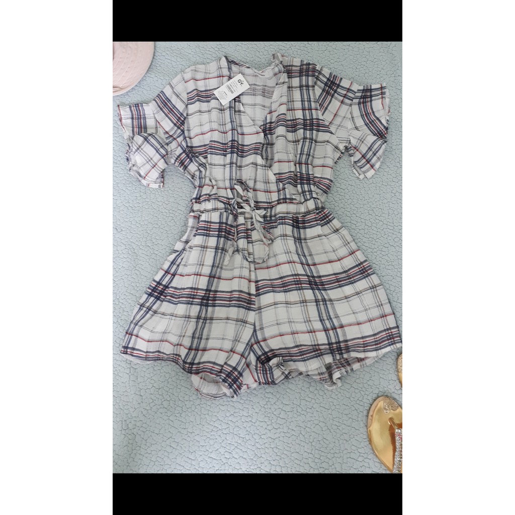 Jumpsuit phong cách hàn quốc