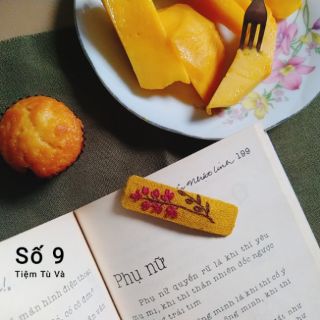 Kẹp tóc thêu tay màu vàng