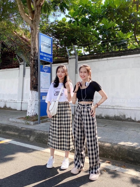Set Đồ POST SET gồm Chân váy dài và áo thun trắng hoạ tiết chữ chất vải dày dặn hàng nhập quảng chây tag đầy đủ