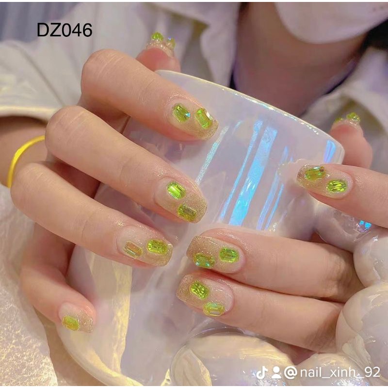 XẢ HÀNG bộ 24 móng tay giả cao cấp tặng kèm keo dán móng