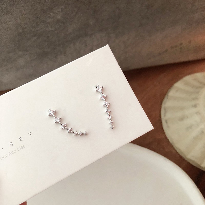 Khuyên tai đính đá zircon chất lượng AAA +