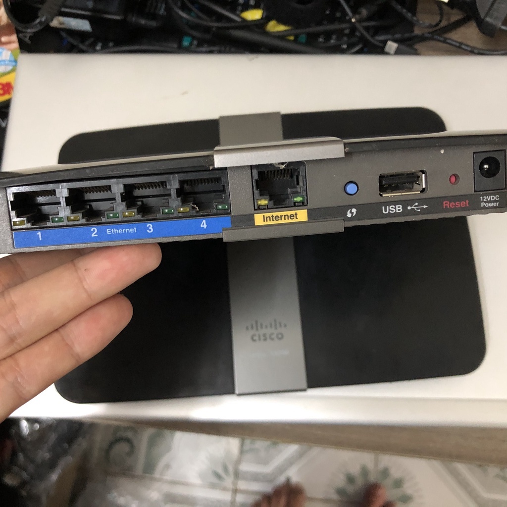 Bộ phát Wifi Linksys EA4500 2 băng tần 2.4GHz và 5GHz - Hàng qua sử dụng