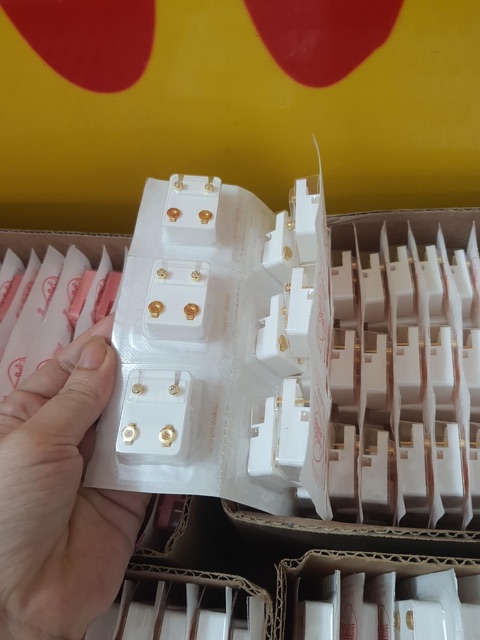 Khuyên bấm lỗ tai chính hãng STUDEX