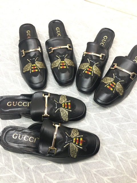 GIÀY SỤC HỌA TIẾT THÊU ONG (khóa ngang) | BigBuy360 - bigbuy360.vn