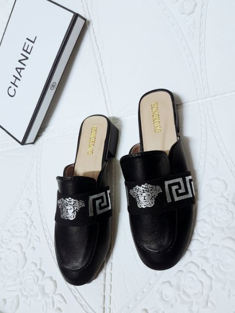 Sục thời trang Versace