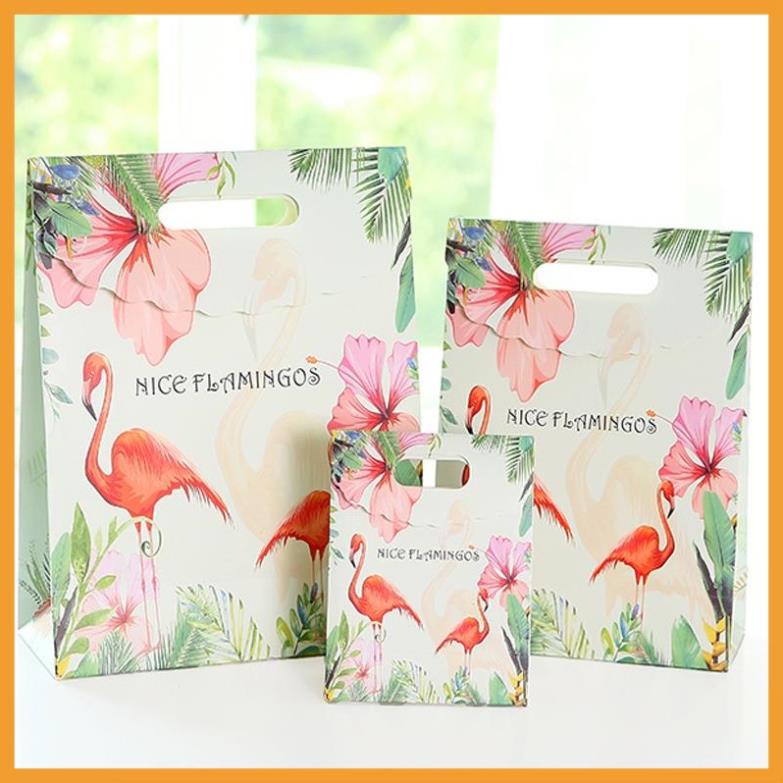 Túi giấy đựng quà tặng, mỹ phẩm cao cấp có nắp nhiều kích thước