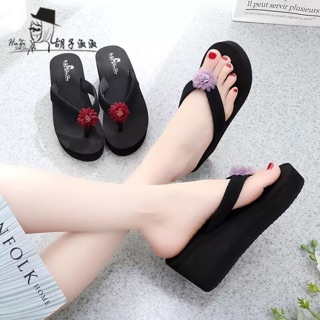 Dép xỏ ngón nâng chiều cao