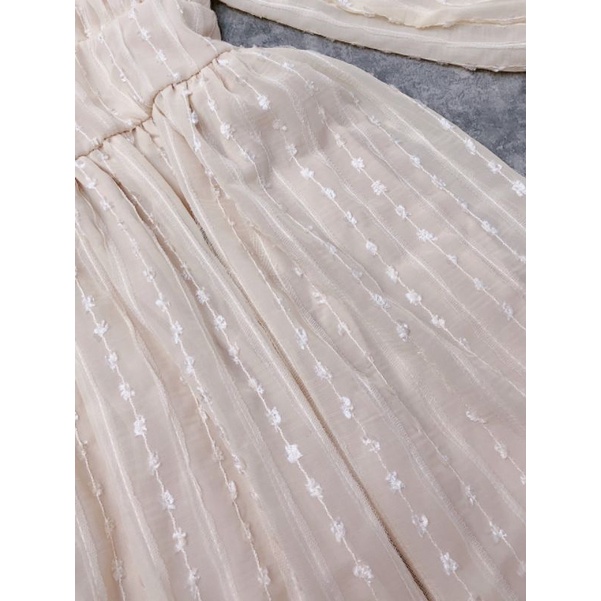 Đầm ren cổ V dịu dàng nữ tính Shin Dress