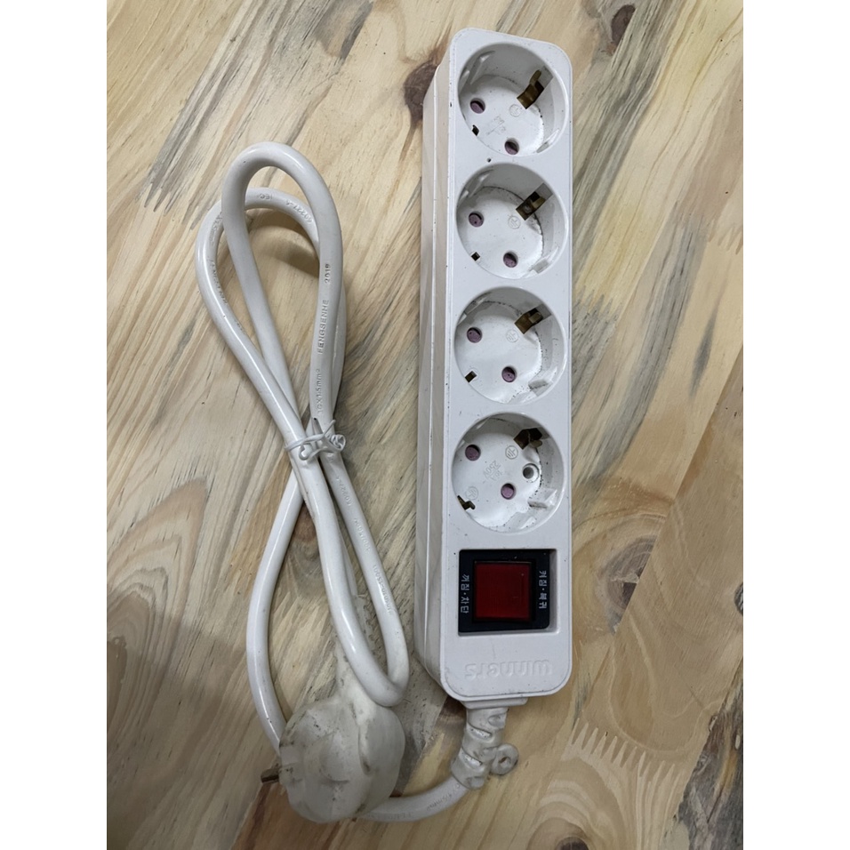 Ổ Cắm 4 Cổng Của Hàn Quốc  Thiết Kế Chắc Chắn, An Toàn Dây Dài 1,5m