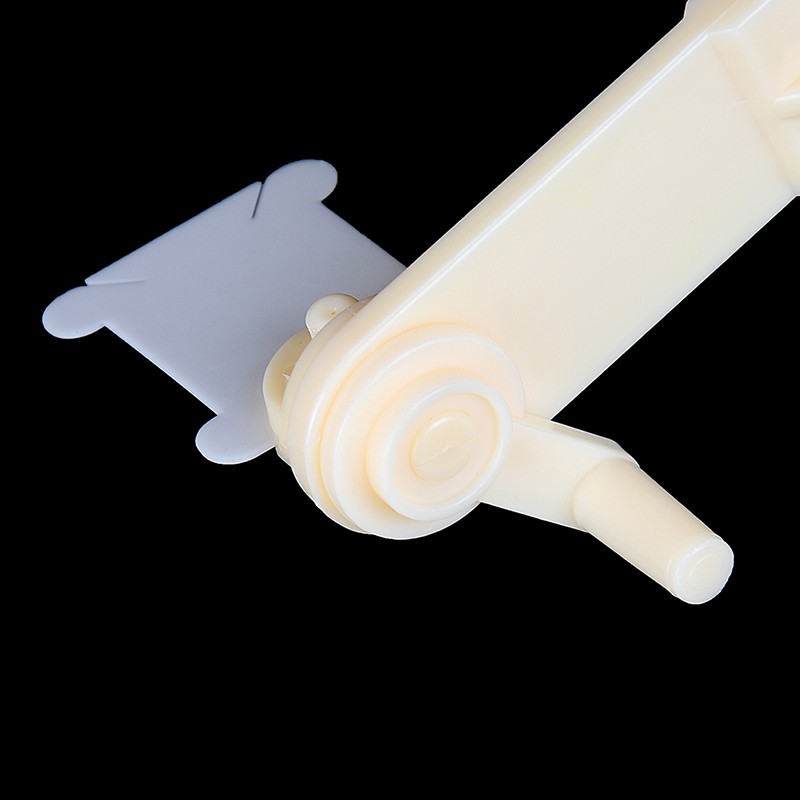 Bộ 1 Cuộn Dây Và 30 Cuộn Chỉ Thêu Bằng Nhựa Tiện Dụng