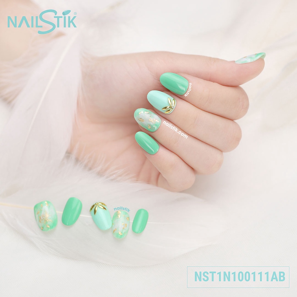 Móng úp thiết kế by NAILSTIK, form móng bầu, ngắn/dài, 111