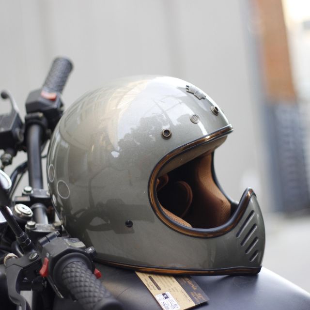 (Tặng kính X500 + mái che) Mũ bảo hiểm fullface Royal H1 classic