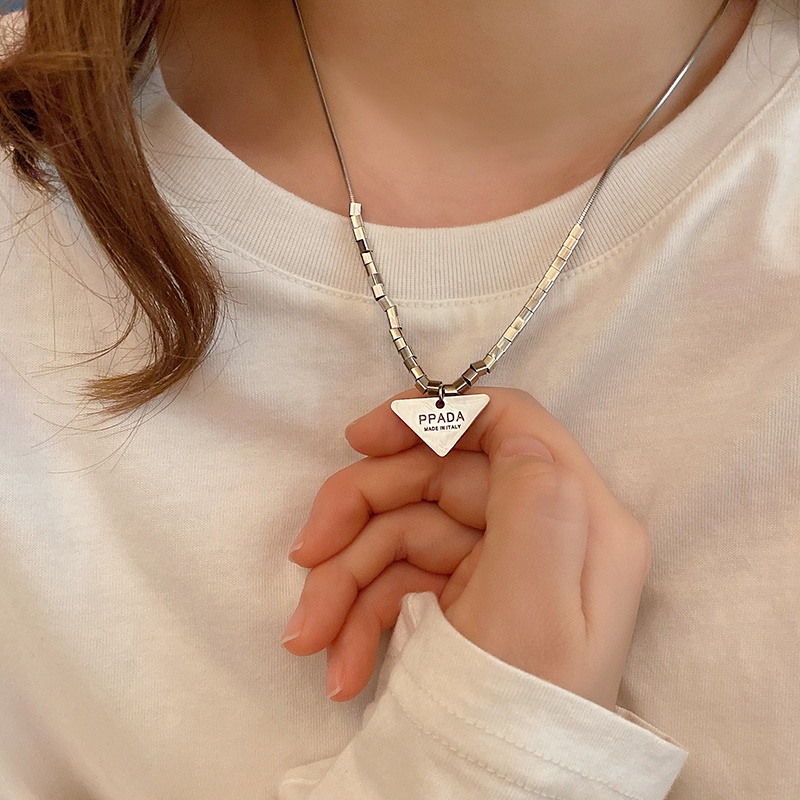 Vòng cổ Thép Titan Mặt Hình Tam Giác Phong Cách hip hop Thời Trang Mới