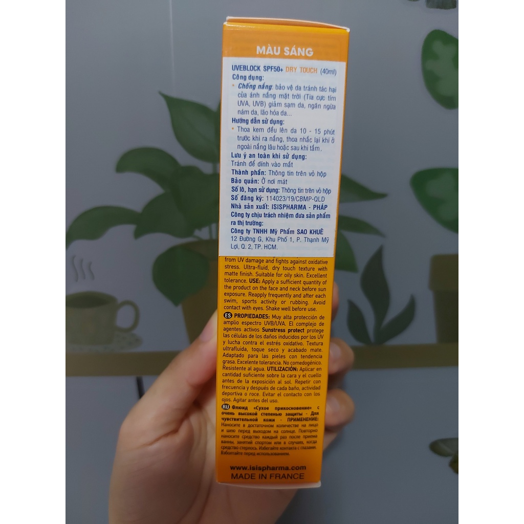 Kem Chống Nắng ISIS Pharma Uveblock SPF 50 Dry Touch (40ml) màu sáng