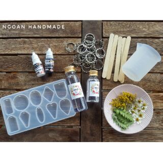 Bộ kit nguyên liệu làm móc khóa resin hoa (có clip hướng dẫn cụ thể)