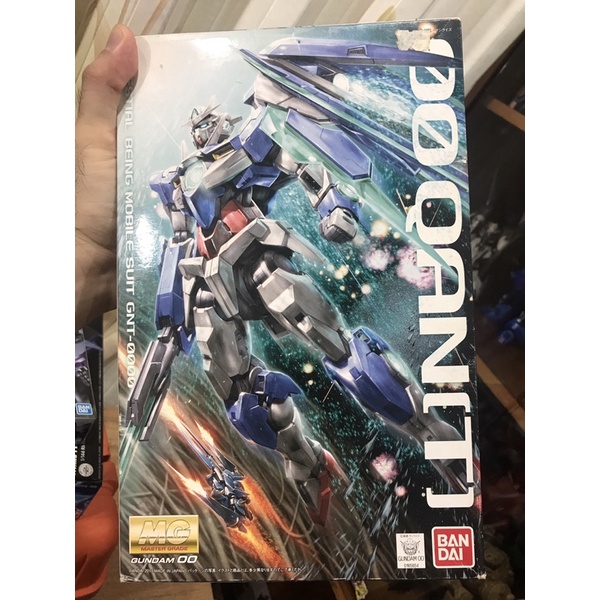 Bandai 1/100 MG 00QuanT