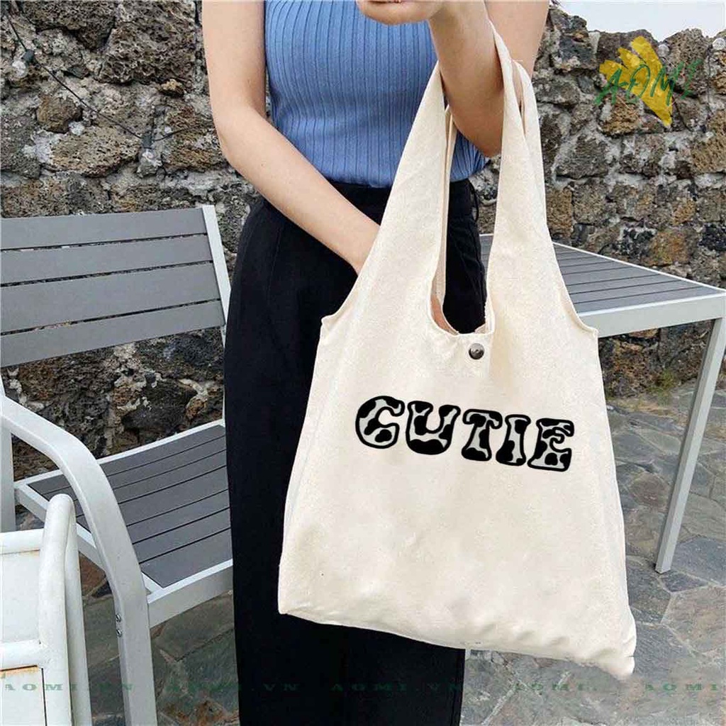 TOTE CANVAS bò sữa milk FORM TRÒN TÚI VẢI ĐEO VAI BAG NÚT BẤM SIZE LỚN AOMIVN DU LỊCH DẠO PHỐ CÁ TÍNH