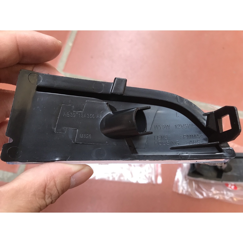 .Đèn xi nhan gương  chiếu hậu Ford Ranger 2012-2022 ; Everest 2016-2022; Mazda BT50 2012-2020