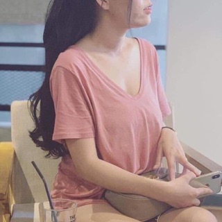 Áo phông trơn cổ tim