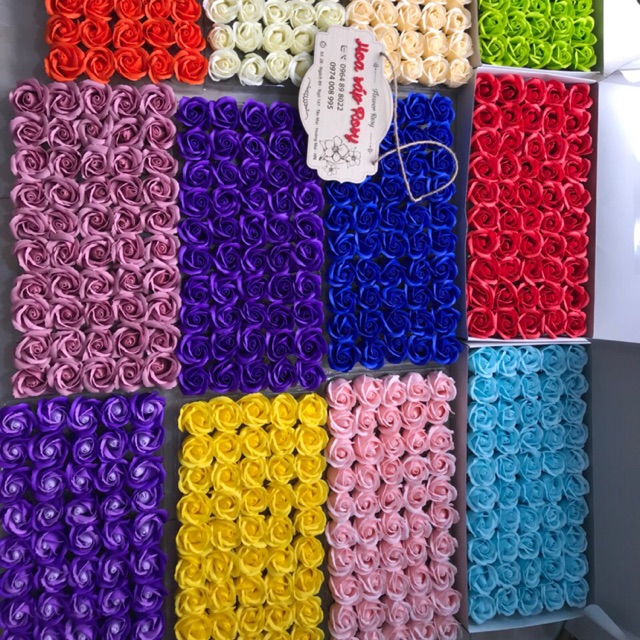 Hoa sáp 3 lớp. 1 hộp 50 bông