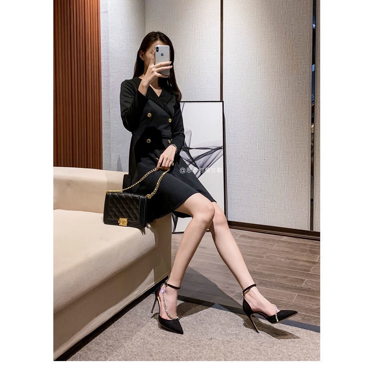 Giày Sandal Cao Gót Mũi Nhọn Khoét Rỗng Đính Đá Màu Đen Quyến Rũ Thời Trang Đi Biển Cho Nữ 2022