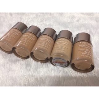 Kem nền Neutrogena SkinClearing Oil-Free Foundation