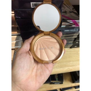 Phấn bắt sáng, highlight, tạo khối Becca