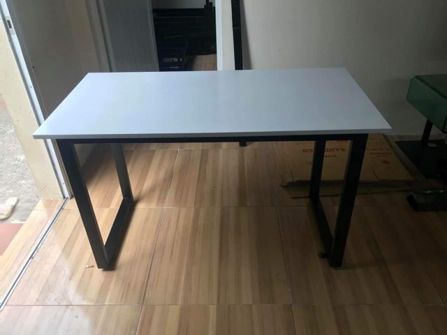 Bàn làm việc chân sắt 100