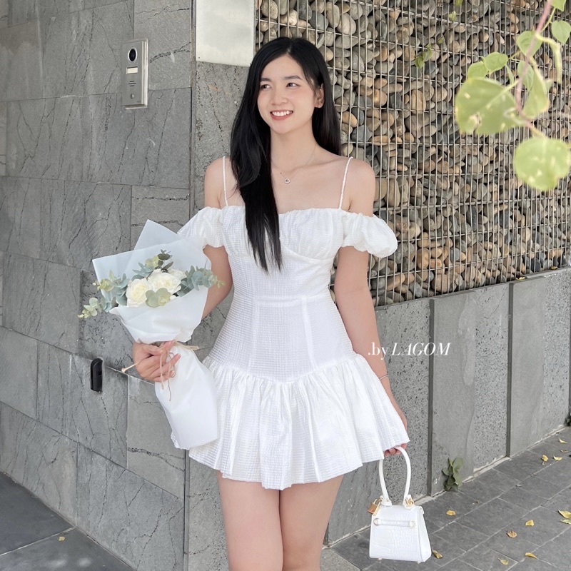 LAGOM - Đầm 2 dây trễ vai dún ngực dáng xoè buộc nơ sau lưng chất liệu tơ Hàn cao cấp.