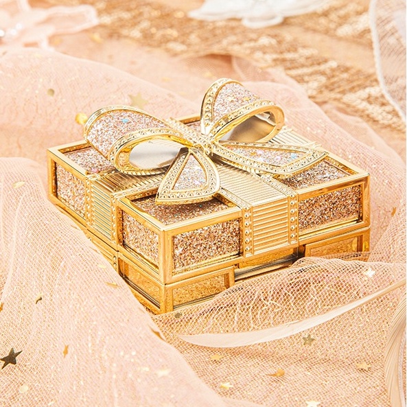 Phấn bắt sáng dạng nén MACK ANDY hai màu sắc có nơ ba chiều bằng nhựa | BigBuy360 - bigbuy360.vn