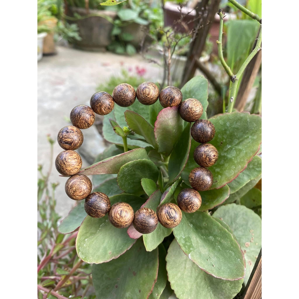 Vòng tay trầm sánh chìm 12 ly