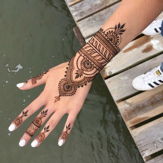 Khuôn vẽ phong cách Henna