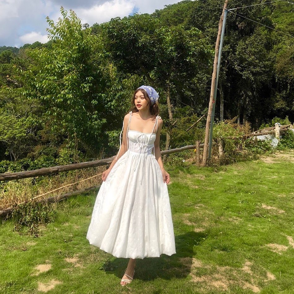 Đầm hai dây hoa cúc Hanami chất liệu cotton