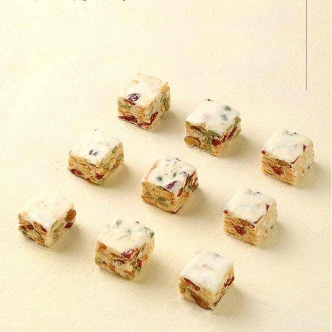 Bánh Bông Tuyết Nougat Vị Matcha , Việt Quất , Hương Dâu Phong Cách Nhật Bản - Mèo Ăn Vặt