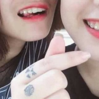 Đá đính răng đủ size ( 50 viên kèm 2keo 2bút đính)