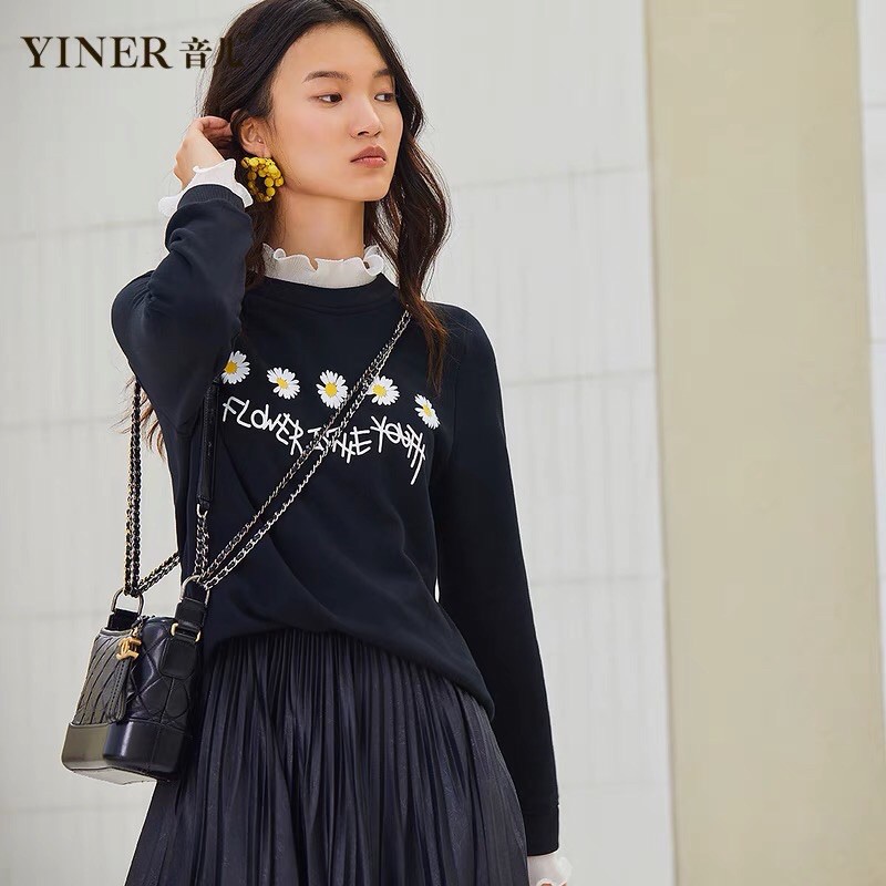 Áo nỉ đen Yiner mix voan