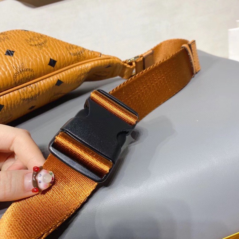 Túi đeo chéo Mini MCM cao cấp có sẵn