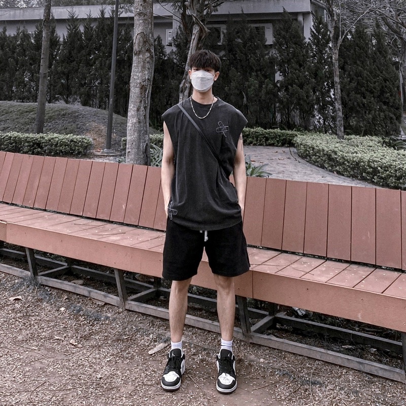 Áo tanktop vải wash điểm nhấn thêu ngực áo