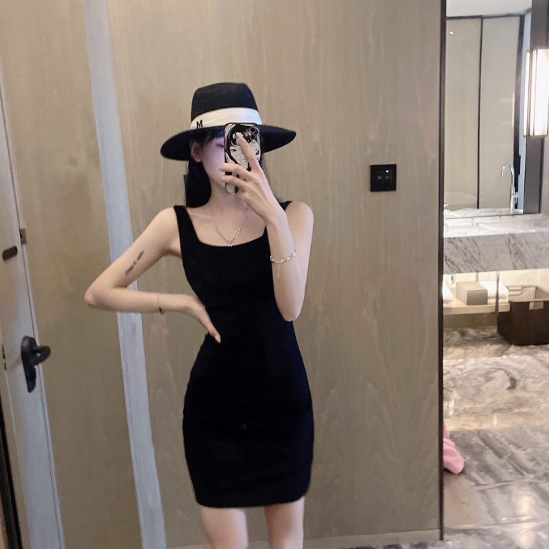 Đầm midi hai dây màu đen không tay trễ vai hở lưng ôm dáng gợi cảm cho nữ mặc đi chơi đêm/tiệc cocktail