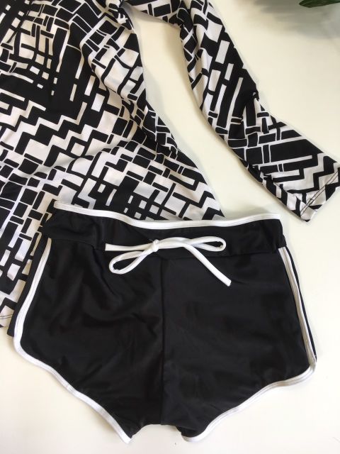 Đồ bơi tay dài quần đùi kín đáo | BigBuy360 - bigbuy360.vn