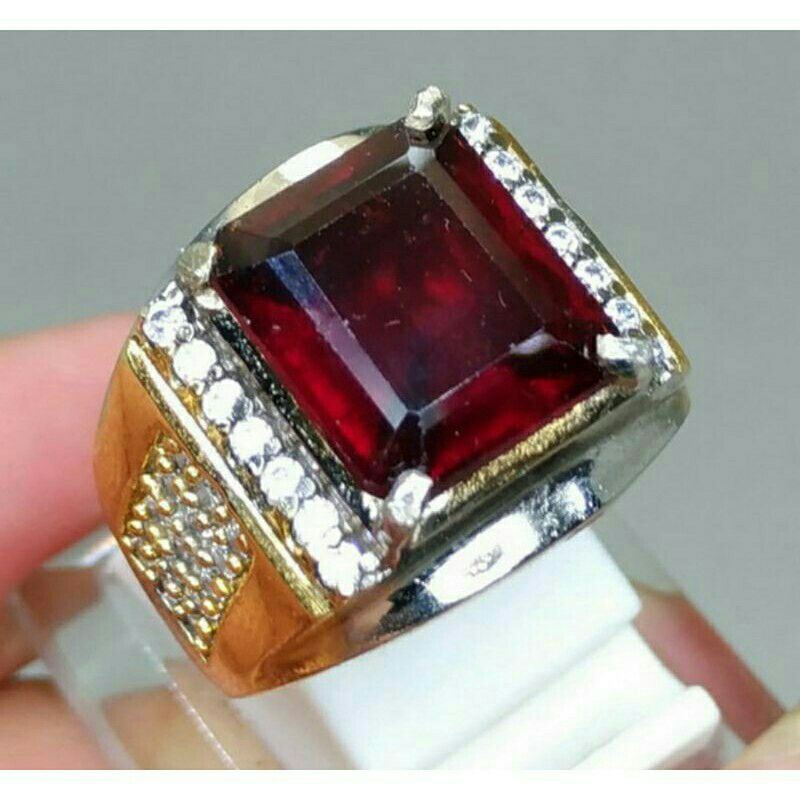 Nhẫn Đính Đá Garnet Màu Đỏ