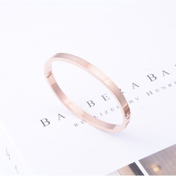 Vòng tay nữ titan cao cấp màu hồng đính đá khóa gài siêu đẹp, bền màu, hợp thời trang