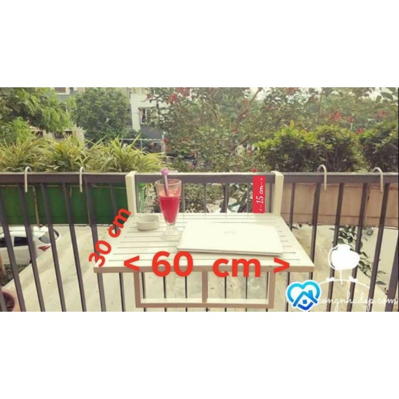Bàn treo ban công gấp được Green Home