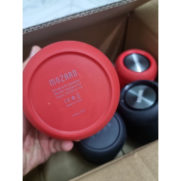Loa Bluetooth Mozard E7 màu đỏ 99%